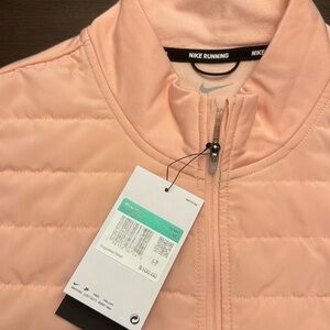 Women’s Nike Running Therma Fit vest w/ synthetic fill NWT